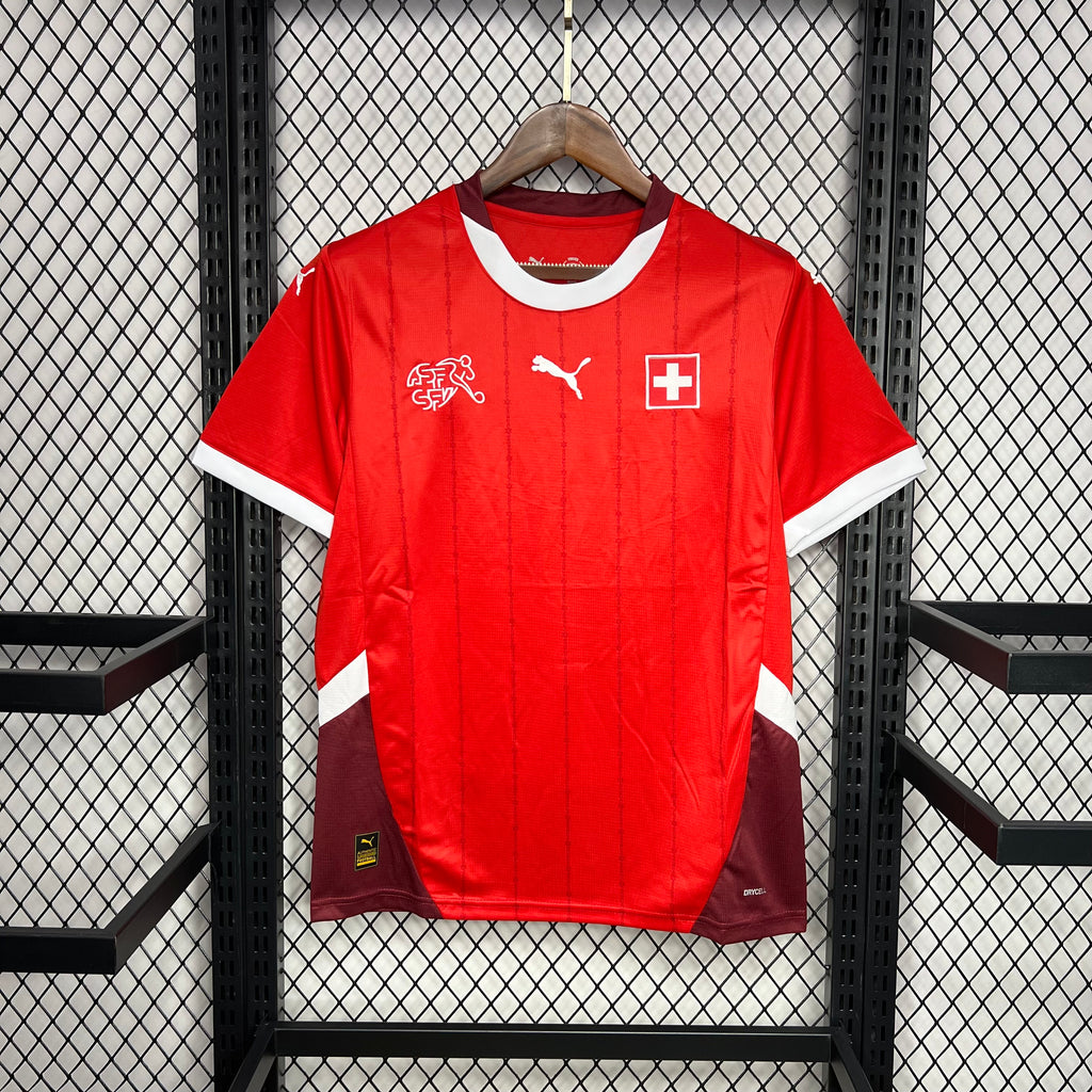 Camiseta Suiza local 2024/25 versión fan.