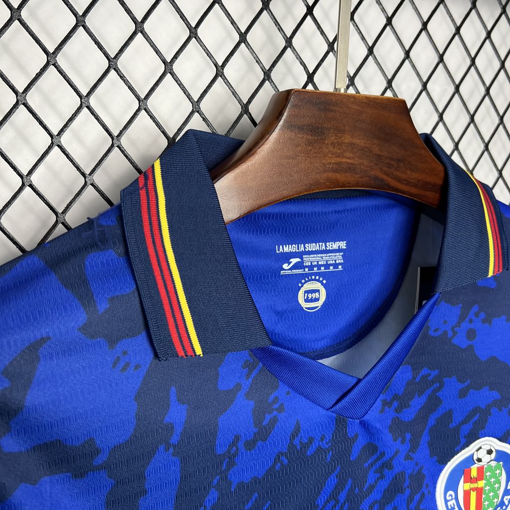 Camiseta Getafe local 2024/25 versión fan.