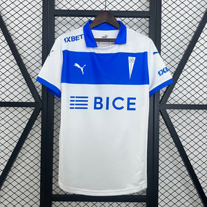 Camiseta Universidad Catolica local 2025/26 versión fan.